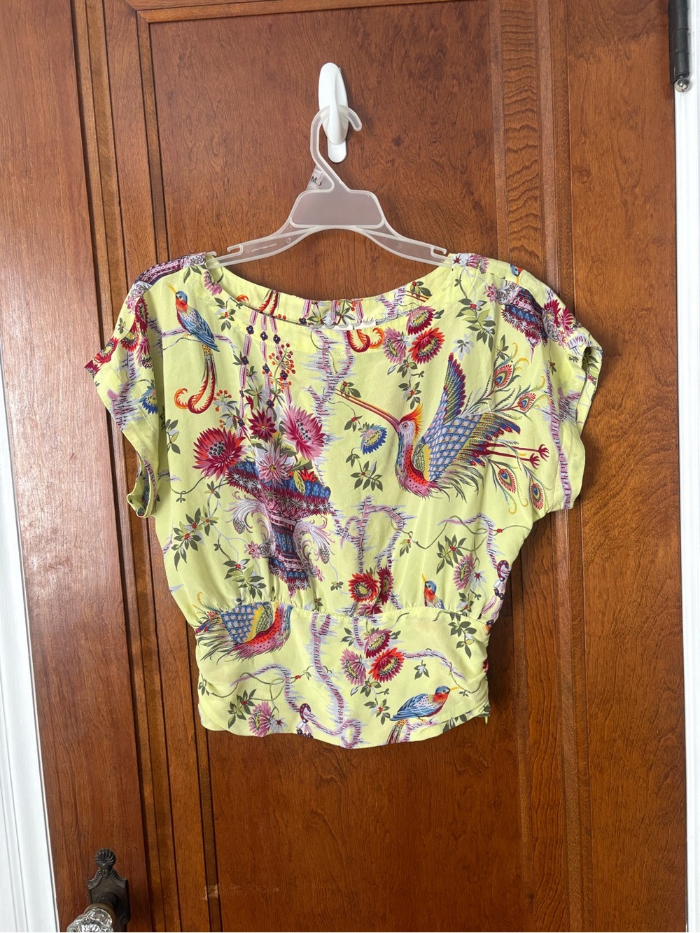 Anthropologie 100% Silk Yellow Floral & Bird Crop Top - size 4